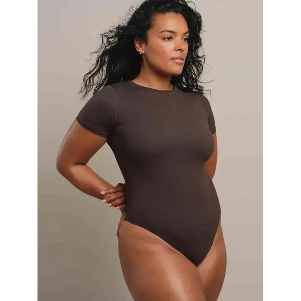 Athleta Bodymove‎ Short Sleeve Crew Bodysuit Medium NWOT